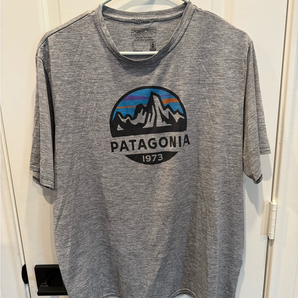 Patagonia Gray Men's Shirt Capilene cool daily.